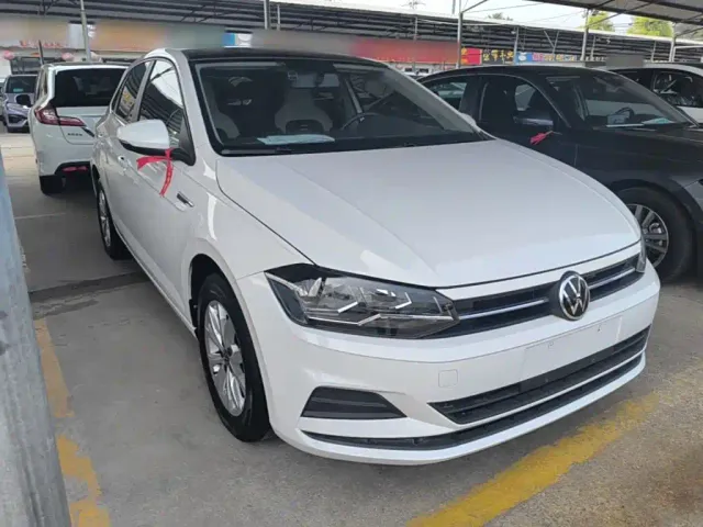 Volkswagen Polo — Фото автомобиля 3
