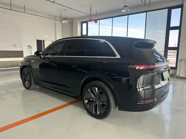Li Auto L7 — Фото автомобиля 7