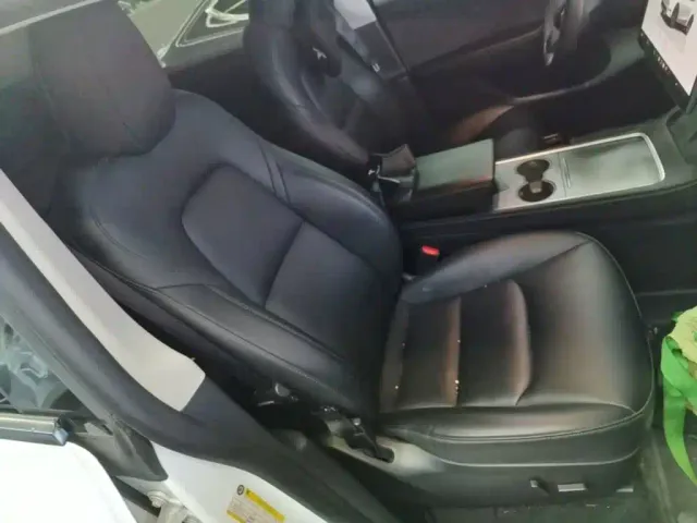 Tesla Model Y — Фото автомобиля 24
