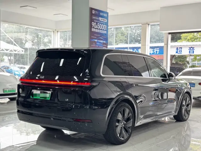 Li Auto L9 — Фото автомобиля 14