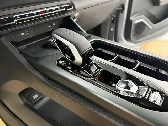 Geely Haoyue L — Фото автомобиля 12