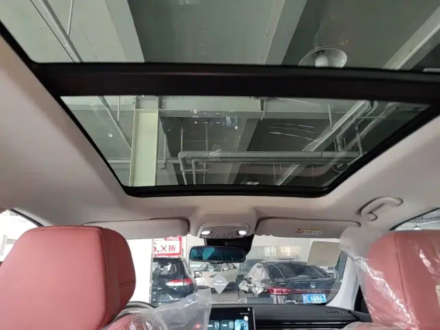 Skyworth Auto HT-i — Фото автомобиля 13