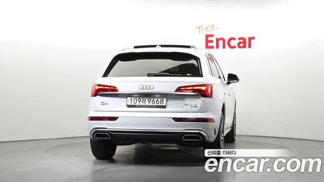 Audi Q5 45 TFSI quattro Premium — Фото автомобиля 4
