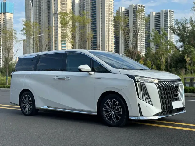 GAC Trumpchi M8 — Фото автомобиля 3