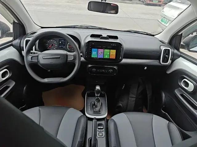Roewe Clever — Фото автомобиля 5