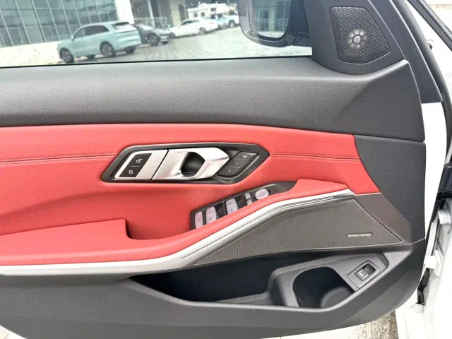 BMW 3 Series — Фото автомобиля 14
