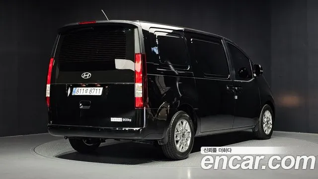 Hyundai Staria — Фото автомобиля 2