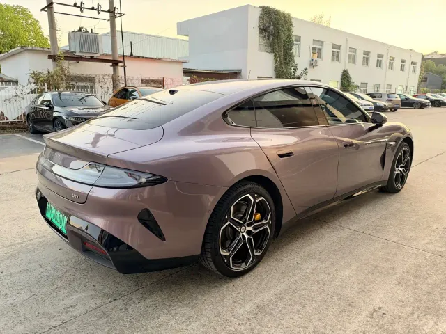 Xiaomi SU7 — Фото автомобиля 11