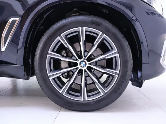 BMW X5 — Фото автомобиля 6