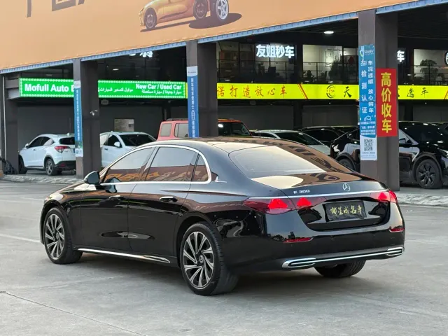 Mercedes-Benz E-Class — Фото автомобиля 16