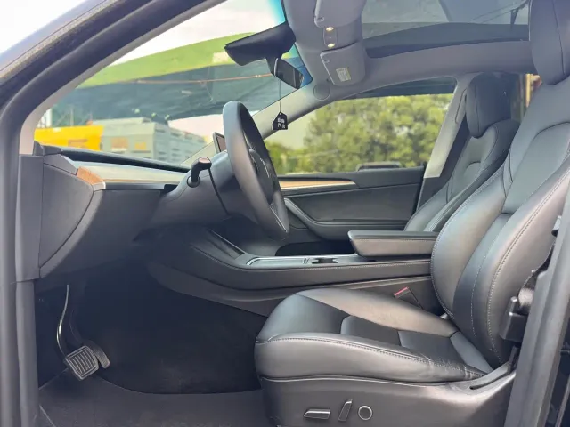 Tesla Model Y — Фото автомобиля 4