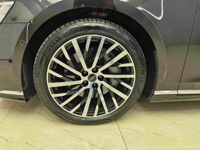 Audi A8 — Фото автомобиля 14