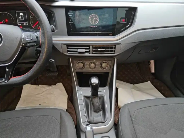 Volkswagen Polo — Фото автомобиля 12