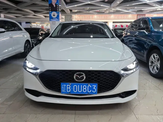 Mazda Axela — Фото автомобиля 2
