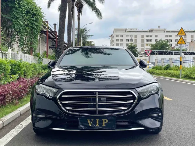 Mercedes-Benz E-Class — Фото автомобиля 2