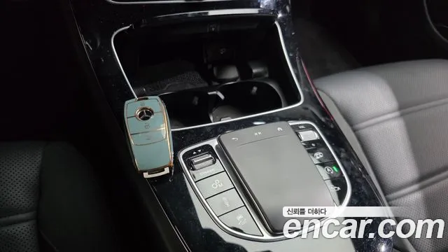 Mercedes-Benz E-Class — Фото автомобиля 9