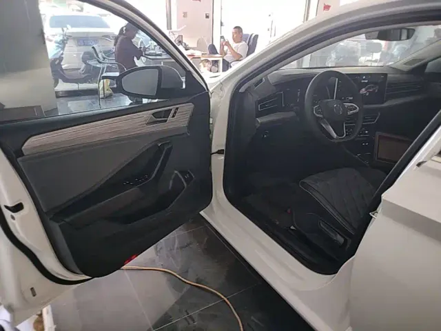 Volkswagen Sagitar — Фото автомобиля 15