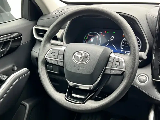 Toyota Highlander — Фото автомобиля 13