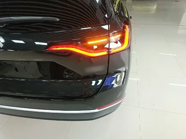 Nio ES8 — Фото автомобиля 7