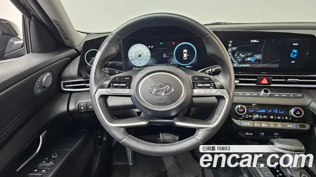 Hyundai AVANTE Avante (CN7) — Фото автомобиля 12