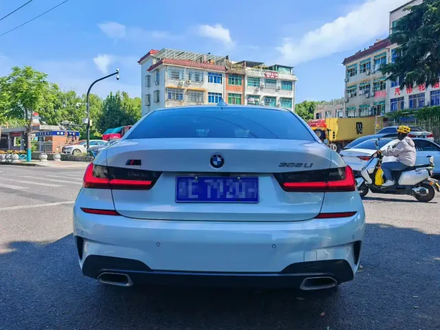 BMW 3 Series — Фото автомобиля 5