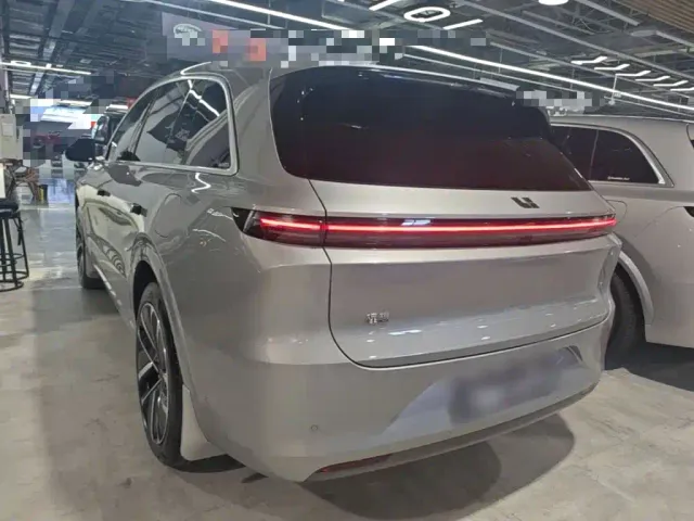 Li Auto L6 — Фото автомобиля 4