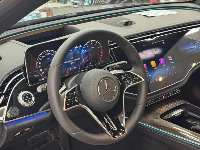 Mercedes-Benz E-Class — Фото автомобиля 6