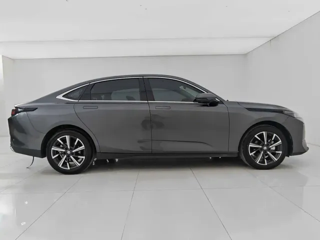 Changan Eado — Фото автомобиля 8