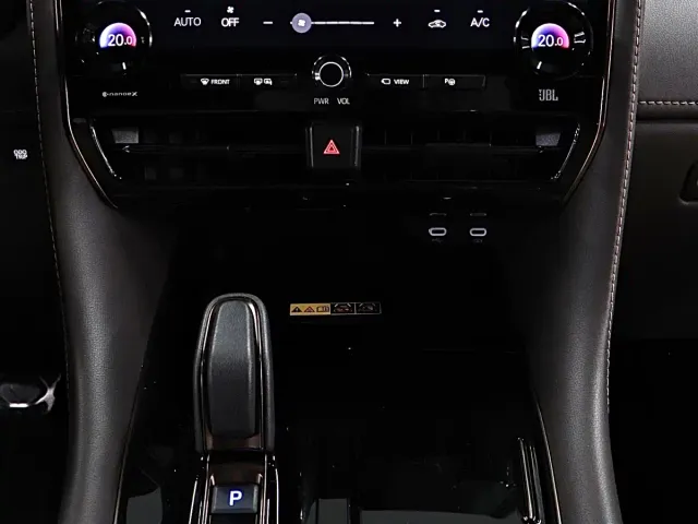 Toyota Vellfire — Фото автомобиля 21