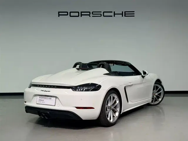 Porsche 718 — Фото автомобиля 7