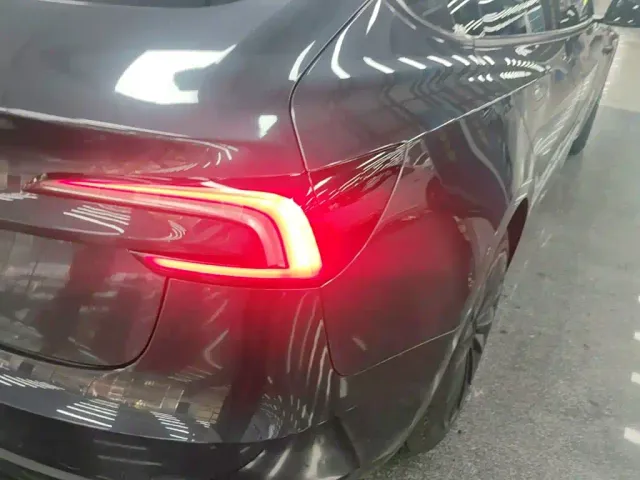 Tesla Model 3 — Фото автомобиля 7