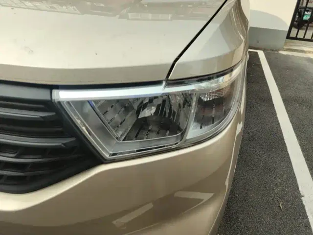 Wuling Hongguang V — Фото автомобиля 5