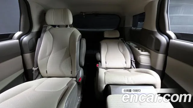 Kia Canival Carnival 4 поколение Бензин 7 мест Signature — Фото автомобиля 12