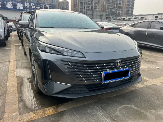 Changan Eado — Фото автомобиля 3