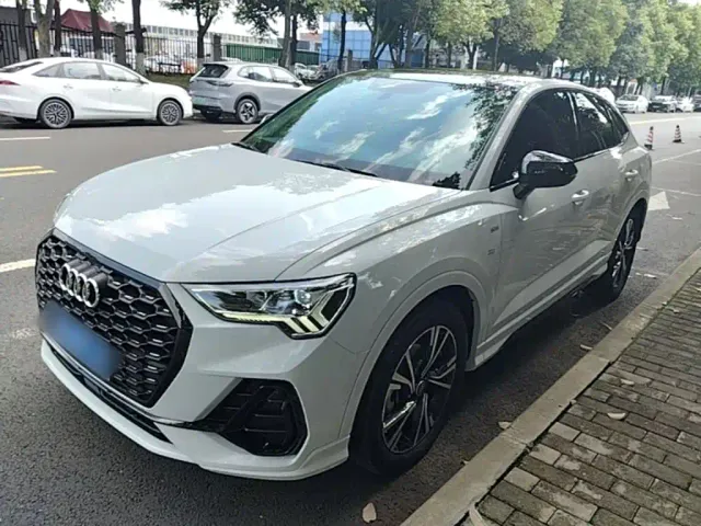 Фотография автомобиля — Audi Q3 Sportback