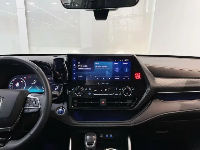 Toyota Crown Kluger — Фото автомобиля 22