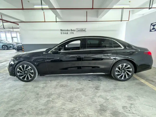 Mercedes-Benz E-Class — Фото автомобиля 4
