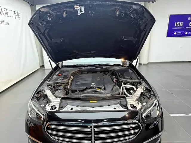 Mercedes-Benz E-Class — Фото автомобиля 3