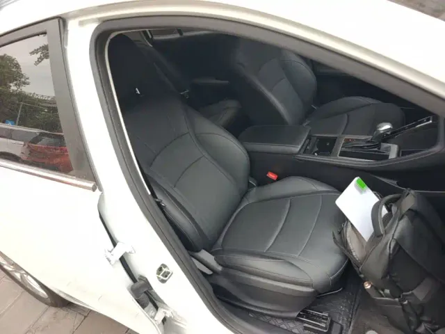 Roewe i5 — Фото автомобиля 24