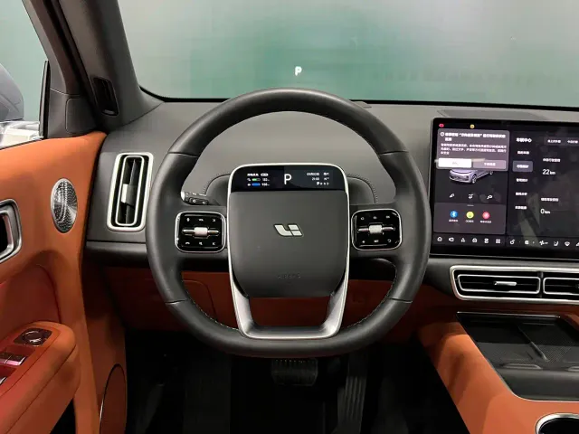 Li Auto L8 — Фото автомобиля 12