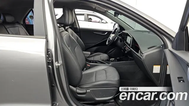 Kia Niro New — Фото автомобиля 11