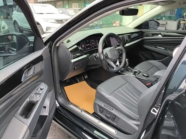 Volkswagen Passat — Фото автомобиля 15