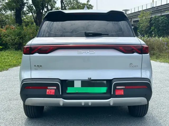 BYD Yuan UP 2024 401KM Leading Edition — Фото автомобиля 5