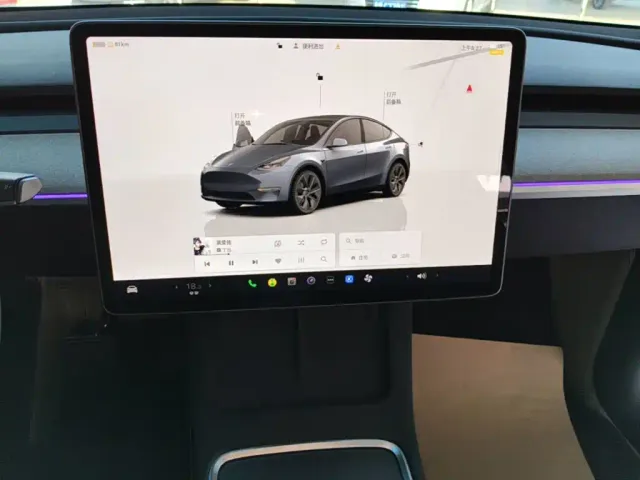 Tesla Model Y — Фото автомобиля 12