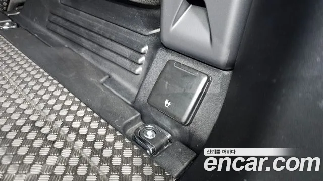 Land Rover Defender Defender (L663) 110 P300 X-Dynamic SE — Фото автомобиля 25
