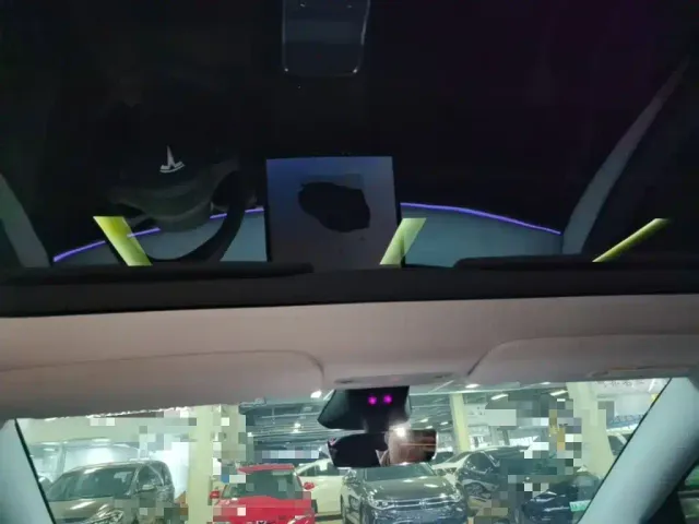 Tesla Model Y — Фото автомобиля 17