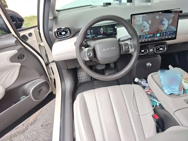 GAC Aion UT — Фото автомобиля 11