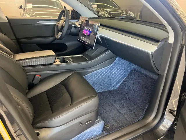 Tesla Model Y — Фото автомобиля 14
