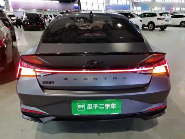 Hyundai Elantra — Фото автомобиля 5