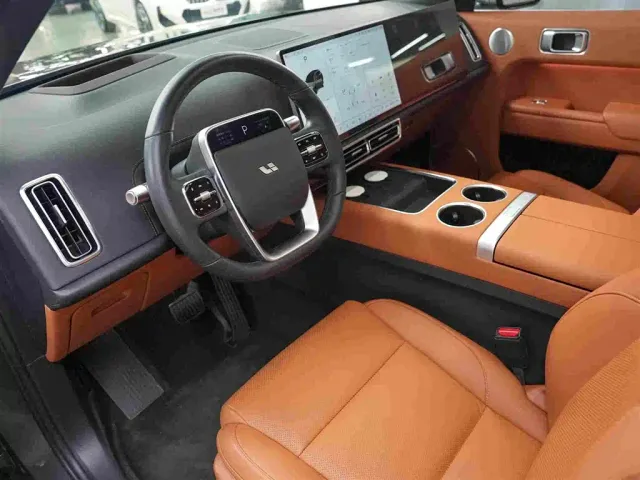 Li Auto L7 — Фото автомобиля 8